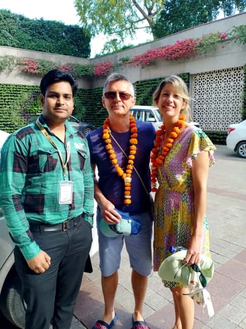 From Delhi: Sunrise Taj Mahal & Agra Tour with 5-Star Meal - Who should book this tour