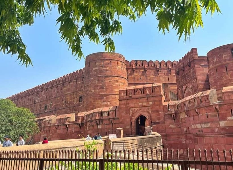 From Delhi: Taj Mahal & Agra Day Tour by Superfast Train - Agra Arrival at 9:50 AM: Meet Your Guide and Start at the Taj