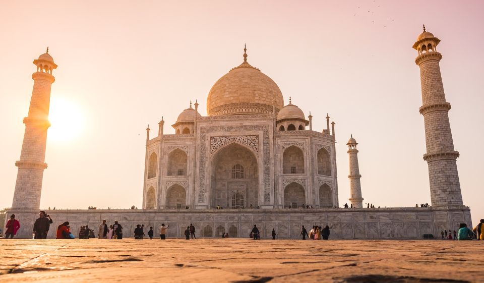 From Delhi: Taj Mahal & Agra Fort Day Trip by Express Train - Getting Picked Up and Reaching the Station Smoothly