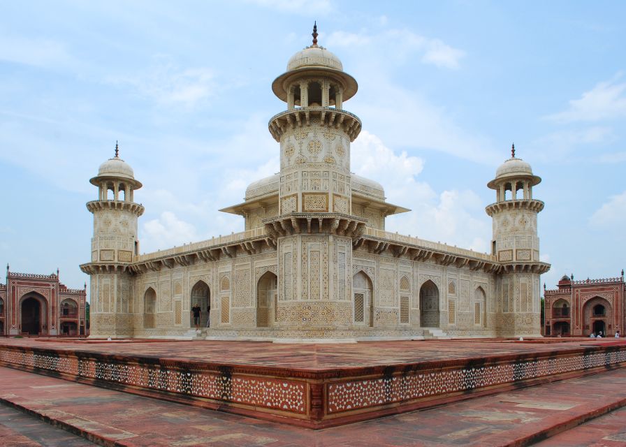 From Delhi: Taj Mahal & Agra Fort Private Tour with Options - Lunch time: how the day stays realistic