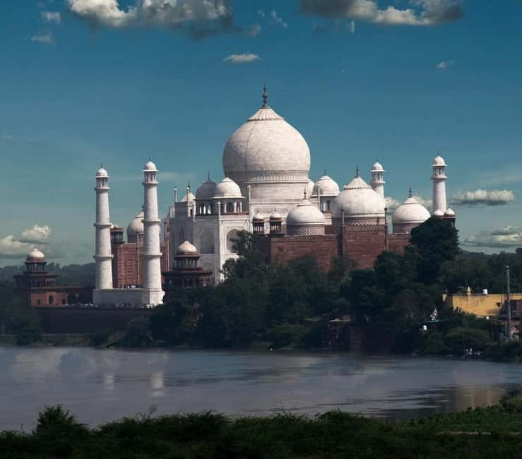 From Delhi: Taj Mahal, Agra & Mathura Tour by Car - Taj Mahal at sunrise: skip the line, then take your time with the details