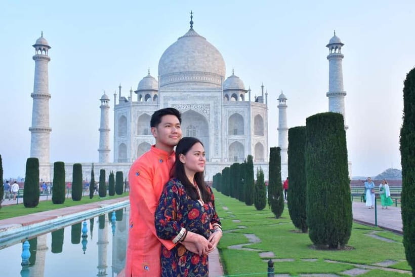 From Delhi: Taj Mahal & Agra Tour by Gatimaan Express Train - Lunch at a 5-star hotel: more than food, it’s your recovery window
