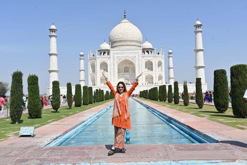 From Delhi: Taj Mahal & Agra Tour by Gatimaan Express Train - Agra Fort in one hour: red sandstone and Mughal architecture, fast and focused