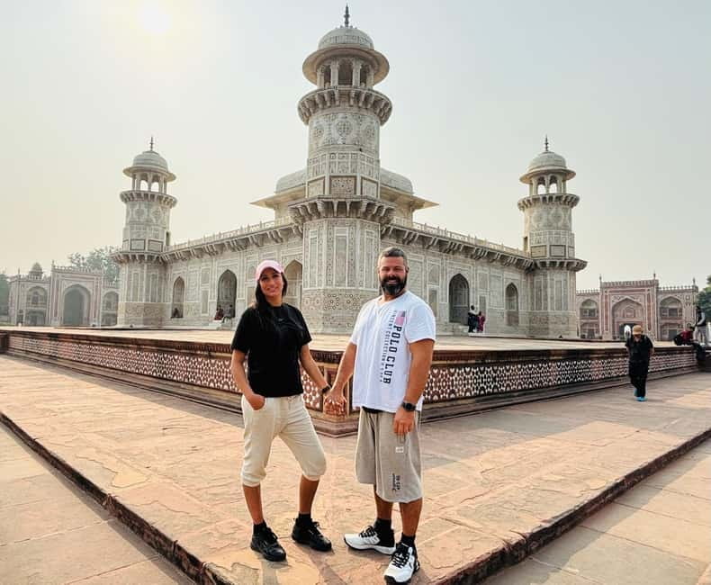 From Delhi: Taj Mahal & Agra Tour by Gatimaan Express Train - Return to Delhi: dinner on the train and the end-of-day rhythm