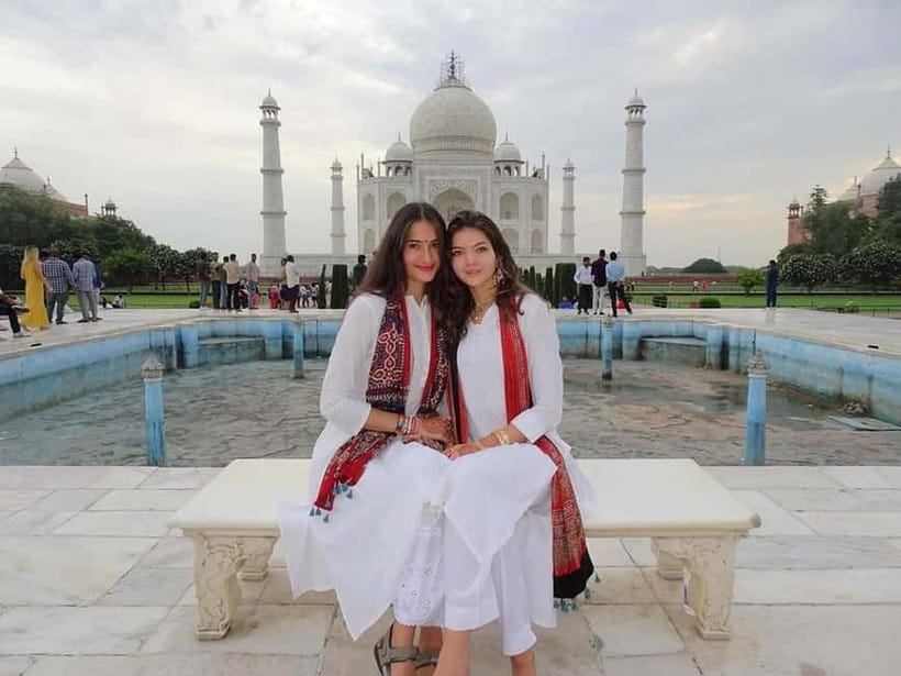From Delhi: Taj Mahal & Agra With Fatehpur Sikri Day Tour - Agra Fort: the red-sandstone power plays you can feel
