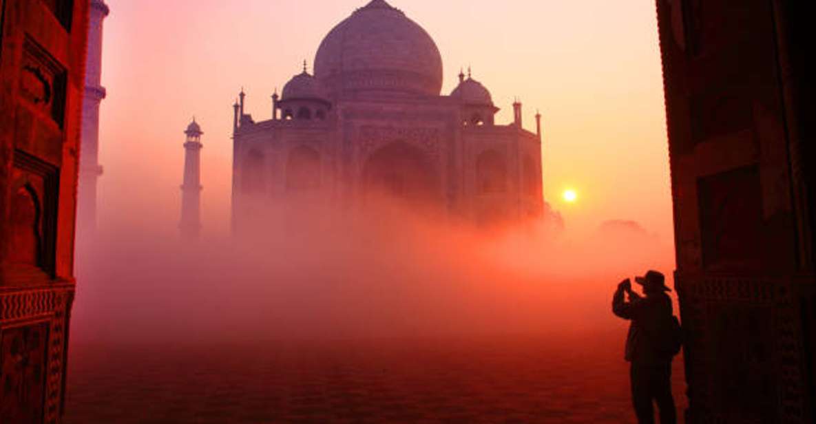 From Delhi: Taj Mahal Sunrise and Agra Fort Private Day Trip - Agra Fort with a guide: what to look for in Akbar’s red sandstone stronghold
