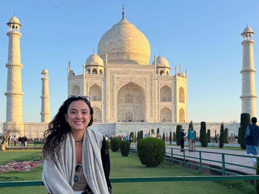 From Jaipur : Taj Mahal & Agra fort Tour and Drop Delhi - Jaipur Pickup and the Drive That Sets Your Day Up