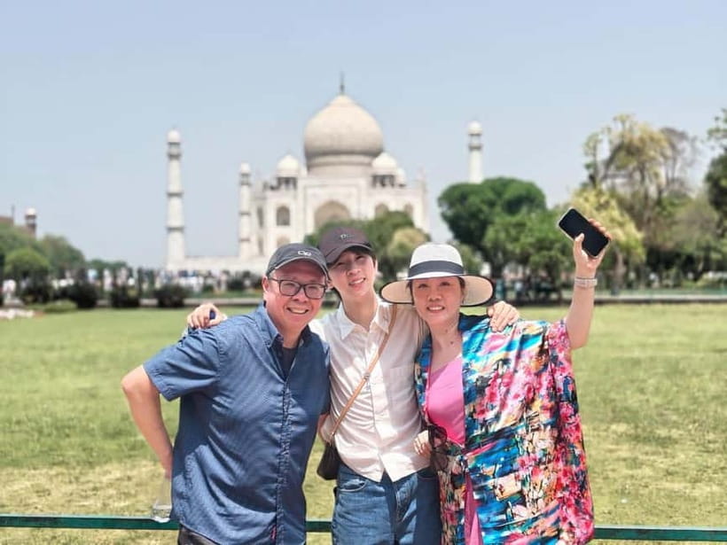 From Jaipur: Taj Mahal & Agra Private Guided Day Tour - Agra Fort Under Akbar: What the Fort Adds to Your Day