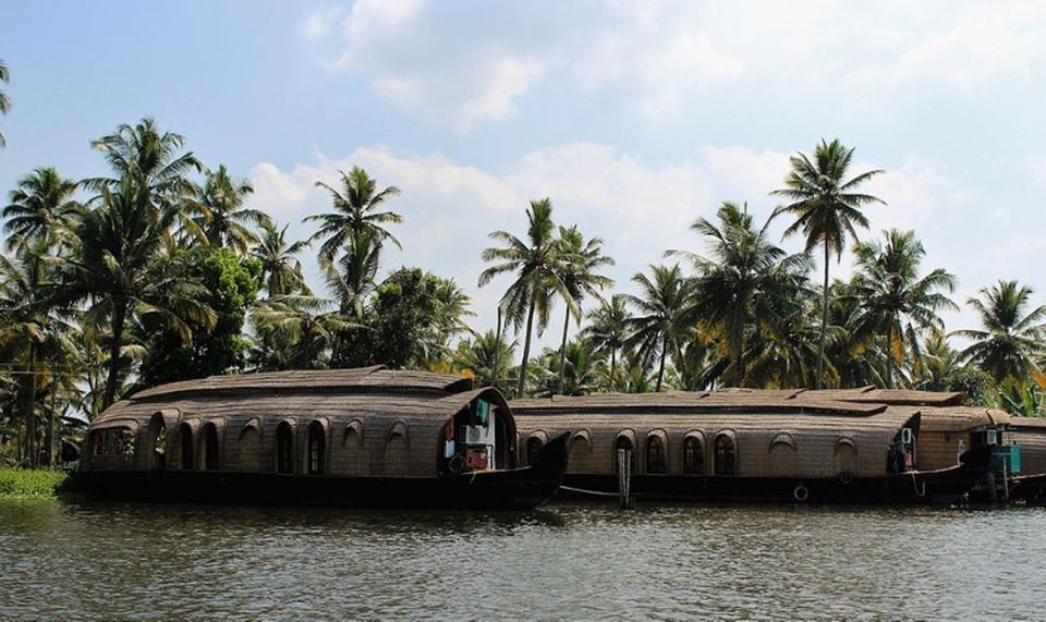 From Kochi: 2-Day 1-Night Alappuzha Private Houseboat Cruise - Crew and service: small team attention, not big-tour chaos