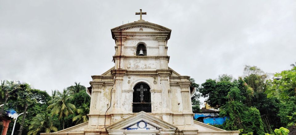 Goa: Private Full-Day Sightseeing Highlights Tour - Spice plantation visit: the explanation that makes lunch taste better