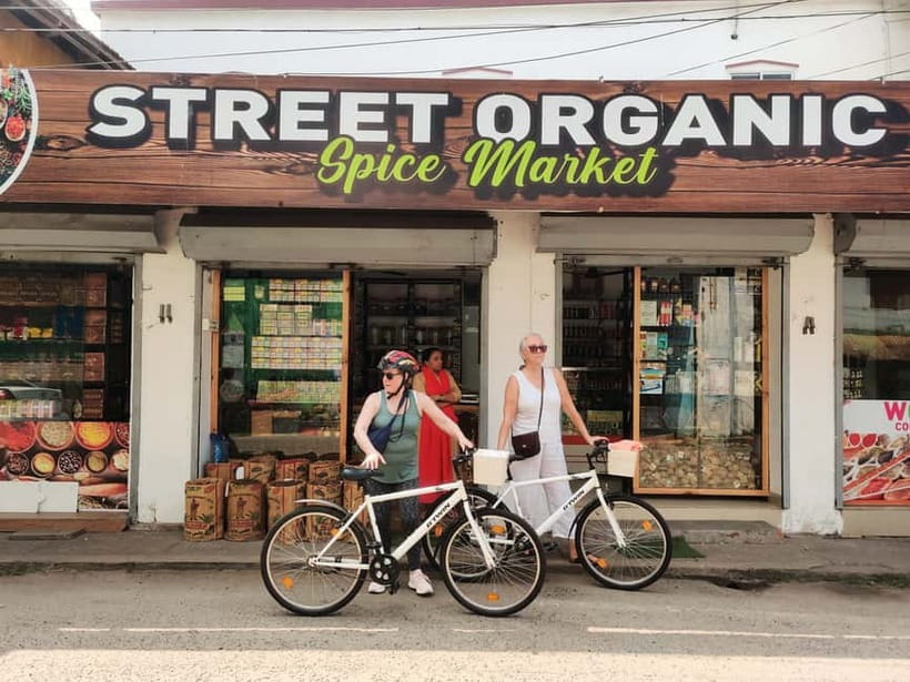 Good Morning Kochi Bicycle Tour - Pedaling through narrow backstreets and morning life