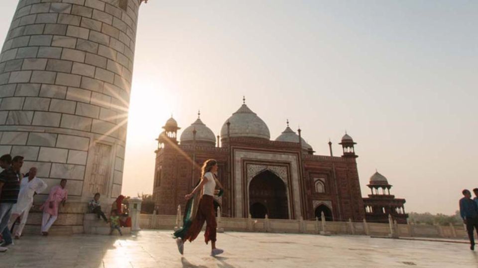 Guided Sunset Tour Of Taj Mahal with Skip-The-Line Entry - UNESCO wow factor: why a guided visit matters here