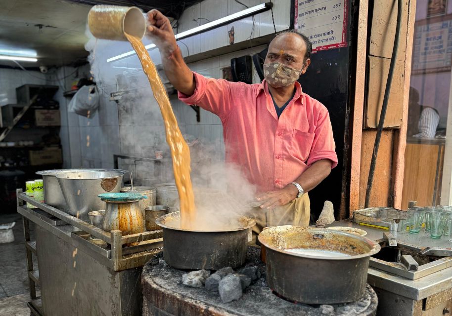 Heritage Walk & Street Food Tasting in Jaipur - Tripolia Bazar: A Local Market Intermission (Food + Craft Context)