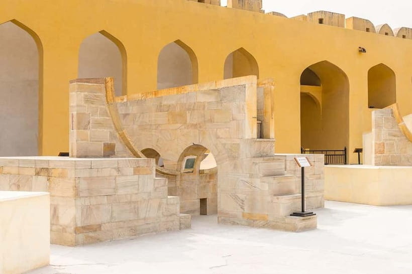 Jaipur: Elephant Activities Feed, Paint & Ride with Pickup - Amer and Panna Meena ka Kund: Big Views, Easy-to-Enjoy Stops