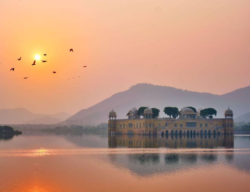 Jaipur: Full Day Sightseeing Tour By Car & Local Tour Guide - City Palace: where Jaipur’s royal center becomes a visit