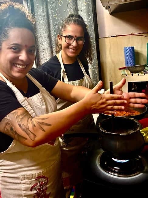 Jaipur: Interactive Cooking Class with a Local Family - Meet Monty, Harshita, and Gina: a family-run class, not a show