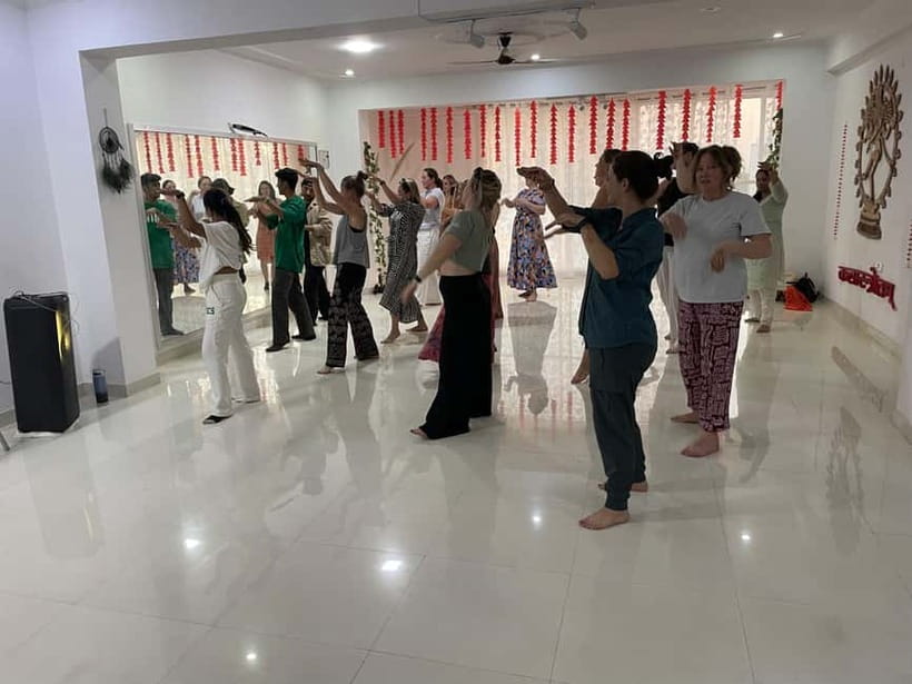 Jaipur: Namaste Bollywood l Dance like a Star - Practical tips that make the class easier (and better)