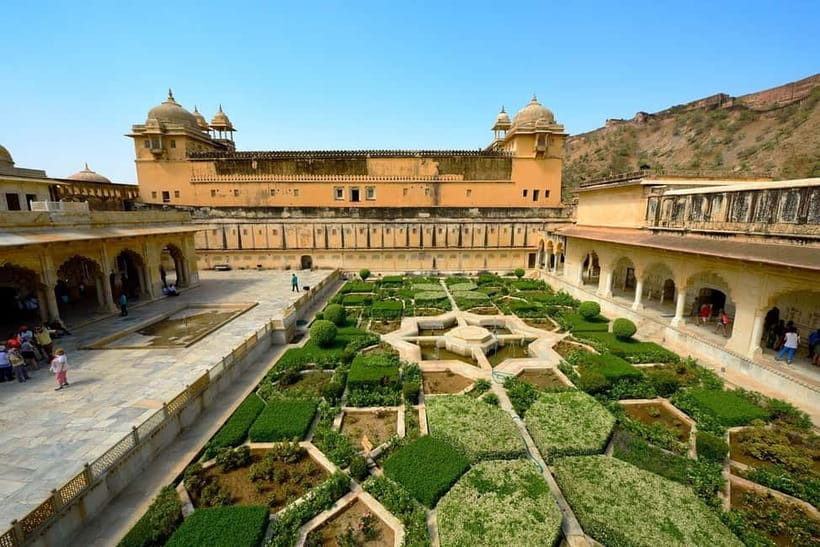 Jaipur: Private City Tour with Car, Guide, Tickets & Lunch - Jal Mahal: the lakefront stop that changes the mood