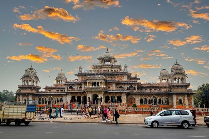 Jaipur: Private City Tour with Car, Guide, Tickets & Lunch - Hawa Mahal: the windows, the story, and a smarter photo plan