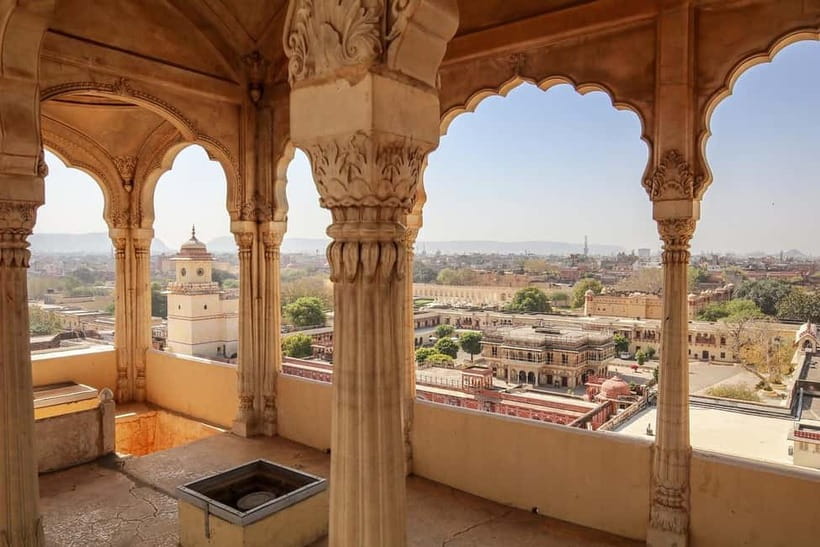 Jaipur: Private City Tour with Car, Guide, Tickets & Lunch - Car, driver, and timing: what a 7-hour day really means