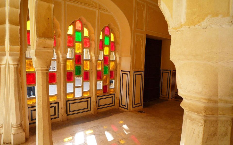 Jaipur: Private Tour for Instagram and Photography Lovers - City Palace and Gaitor Ki Chhatriyan: Where Symbolism Shows in Stone