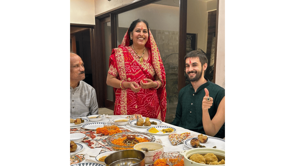 Jaipur: Traditional cooking class and storytelling session - Dinner First, Then Mythological Storytelling With Anita