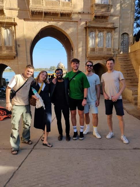 Jaisalmer Walking Tour: A Stroll Through Time and Culture - Jaisalmer Fort UNESCO: your photo stop becomes a story