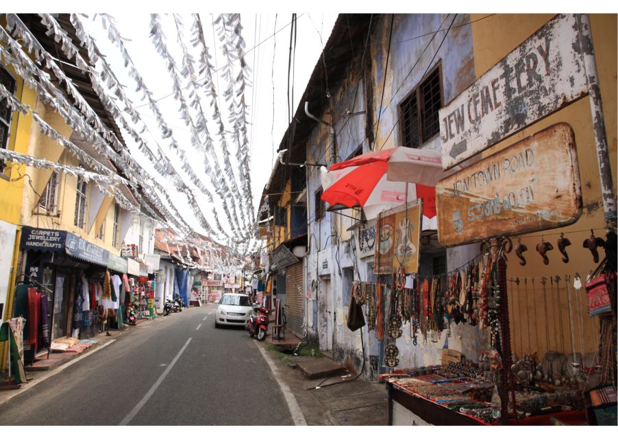 Kochi: Jewish Town Guided Walking Experience - Mattancherry Palace (Dutch palace): why the first landmark shapes your whole walk
