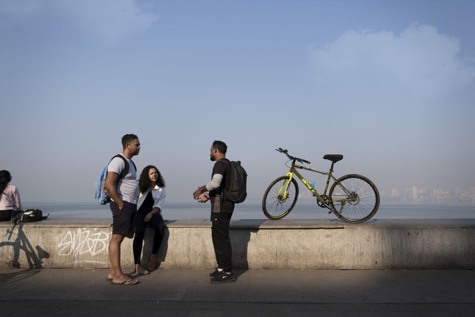 Mumbai: Early Morning Bicycle Tour - Gateway of India: your first big photo stop, before the city fills in