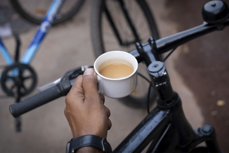 Mumbai: Early Morning Bicycle Tour - Crawford Market and the rhythm of morning trade