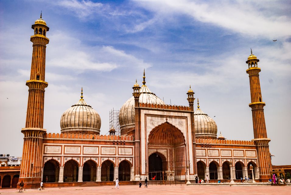 New Delhi: Private 3-Day Golden Triangle Tour with Lodging - Day 1 in Delhi: Quick orientation, UNESCO sights, and a rickshaw jolt