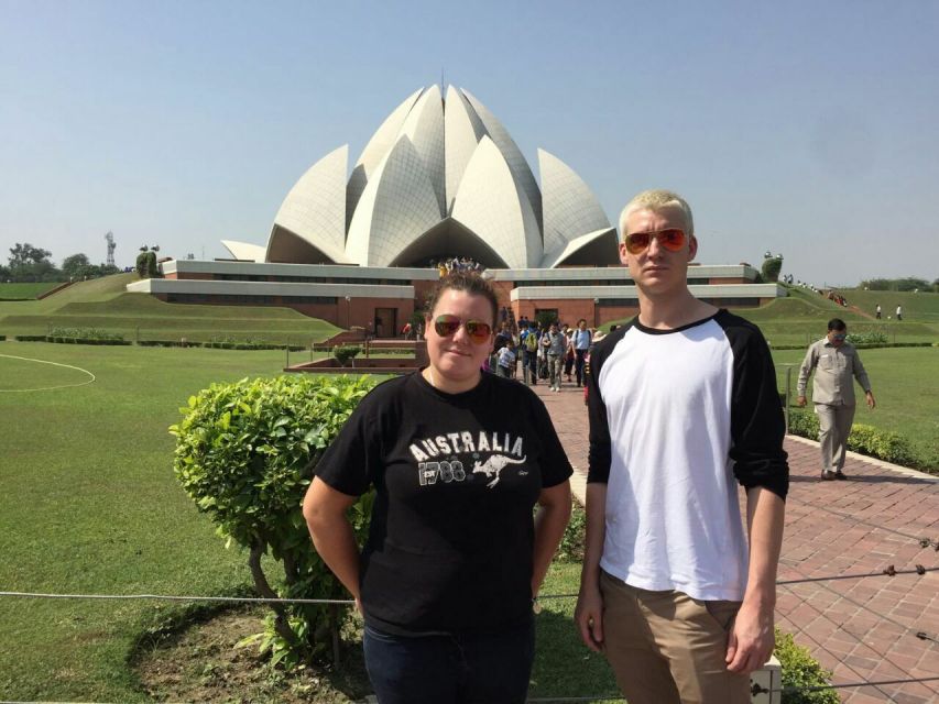 Old and New Delhi: 8-Hour Private City Tour - The Spice Market walk and rickshaw ride through Old Delhi lanes